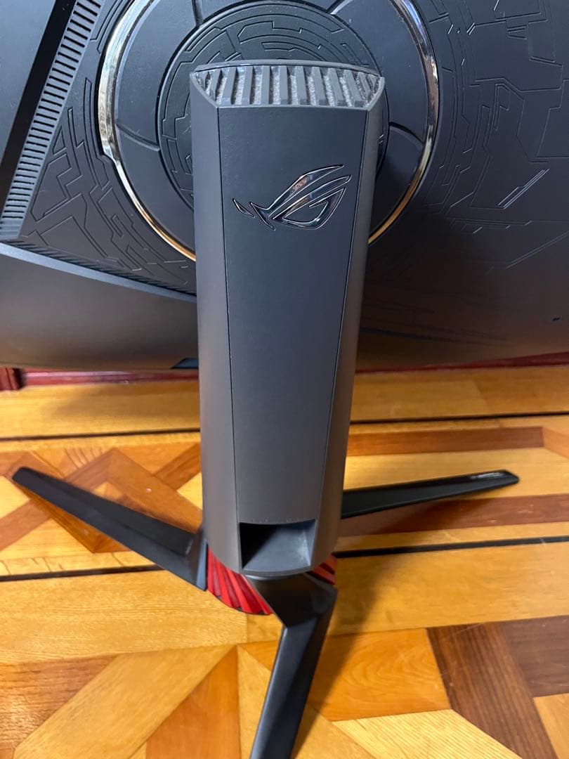 ASUS ゲーミングモニター　ROG STRIX　XG32VQR　31.5インチ