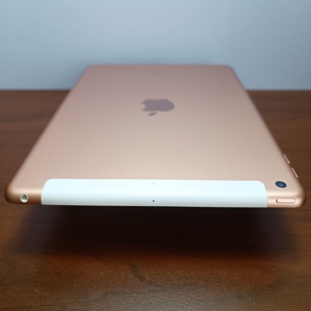 (美品)iPad 第6世代 WiFi Simフリー 32GBキーボードカバー付き
