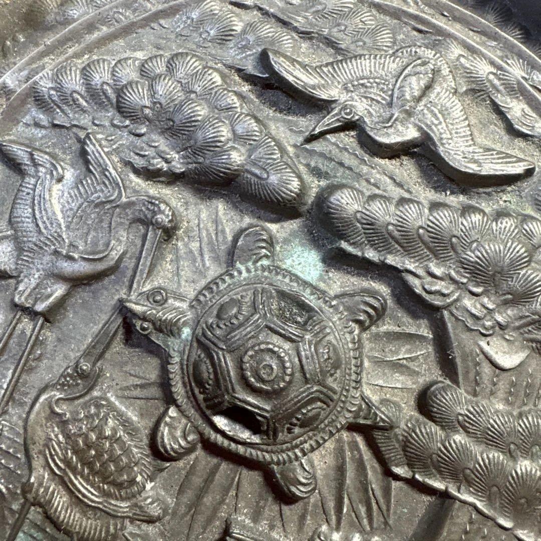 金属製の亀と鳥の浮彫り和鏡　　　　2-2