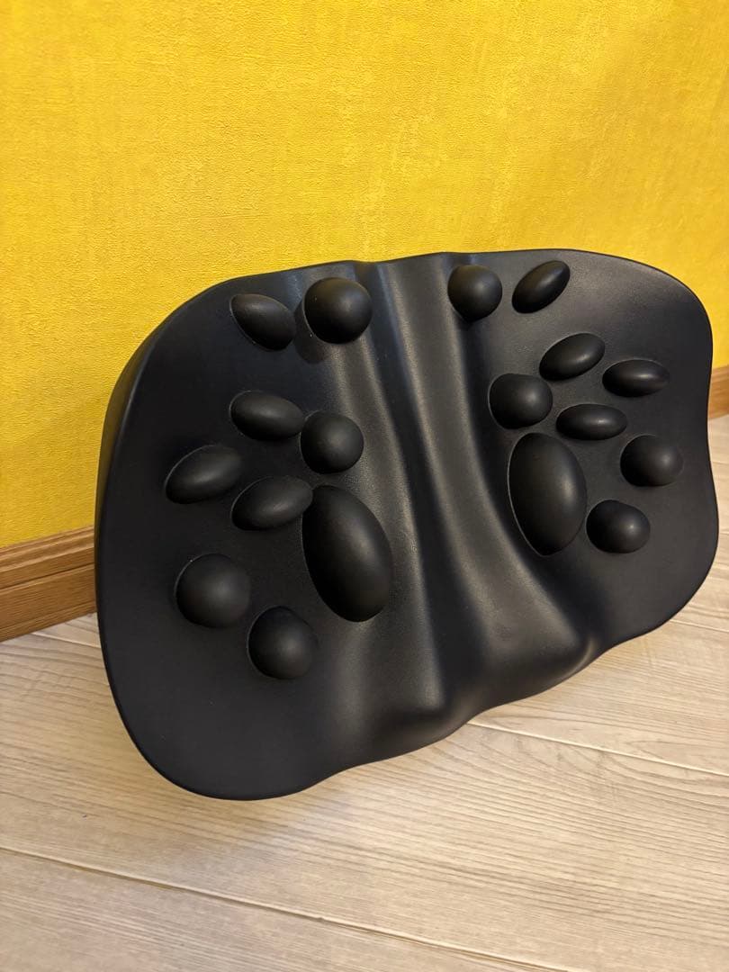 肩甲骨はがしピロー　ブラック　姿勢矯正器具　マッサージ　リラックス　ダイエット