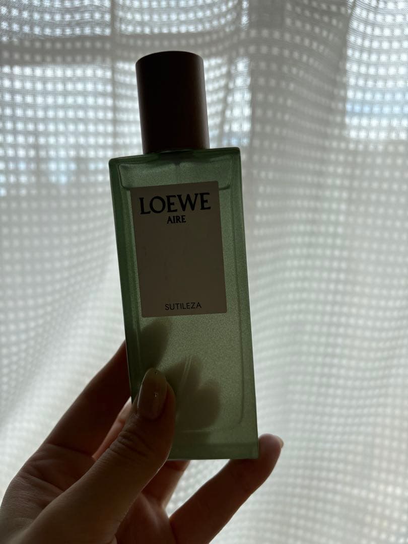 LOEWE AIRE SUTILEZA 香水
