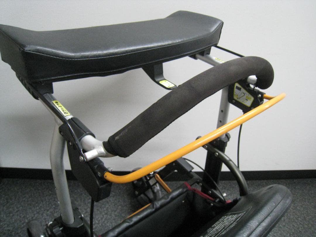 【送料無料】前腕支持型歩行車 REHAMO(リハモ) ナブテスコ ②