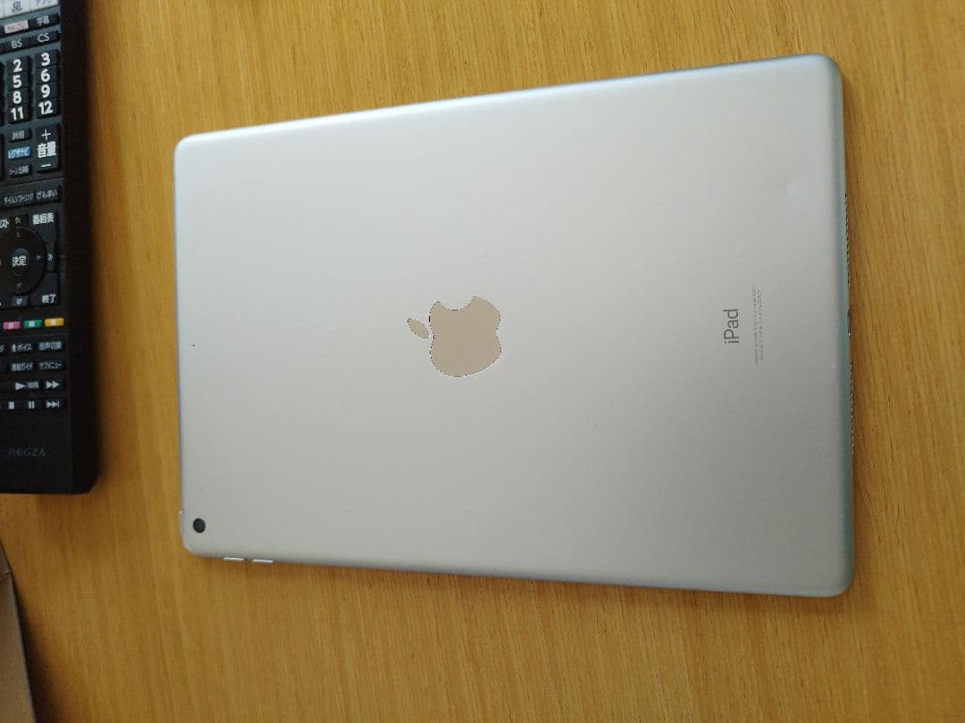 iPad 第9世代 64GB 美品 箱・充電器あり キーボード・ケース付き