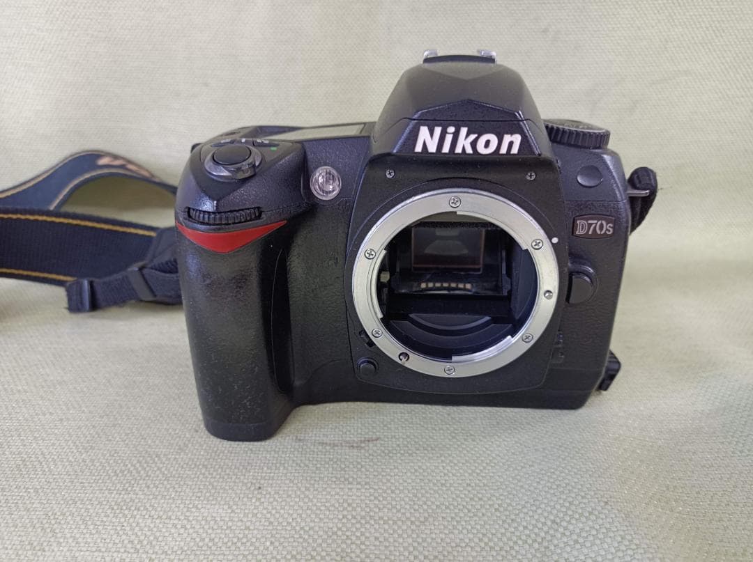 都《FGPWL》NIKON　ニコン　D70S　18-70レンズ　カメラ＋レンズ