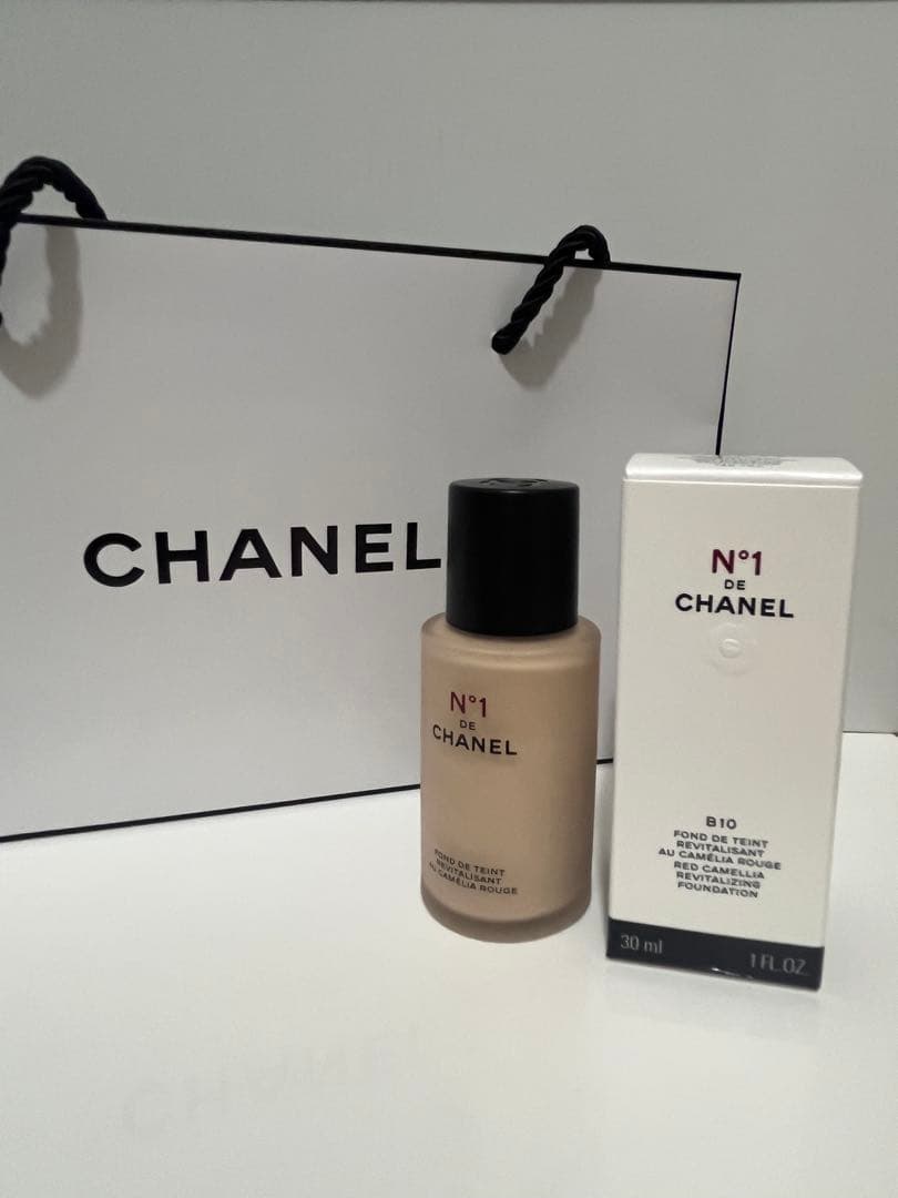 【ほぼ未使用】CHANEL N°1ドゥシャネル フリュイドファンデ B10 箱付