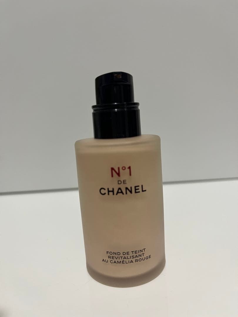 【ほぼ未使用】CHANEL N°1ドゥシャネル フリュイドファンデ B10 箱付