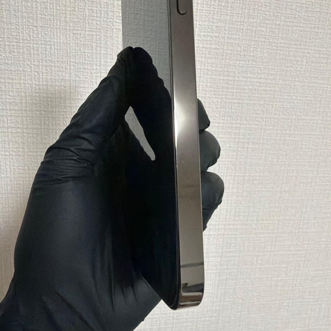 パンピーiPhone 13 Pro 本体 グラファイト　256GB
