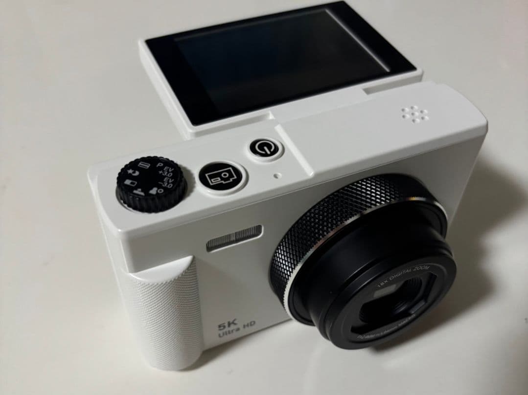 【超目玉✨️】デジカメ 5K 7500万画素 デジタルカメラ 180度回転可能