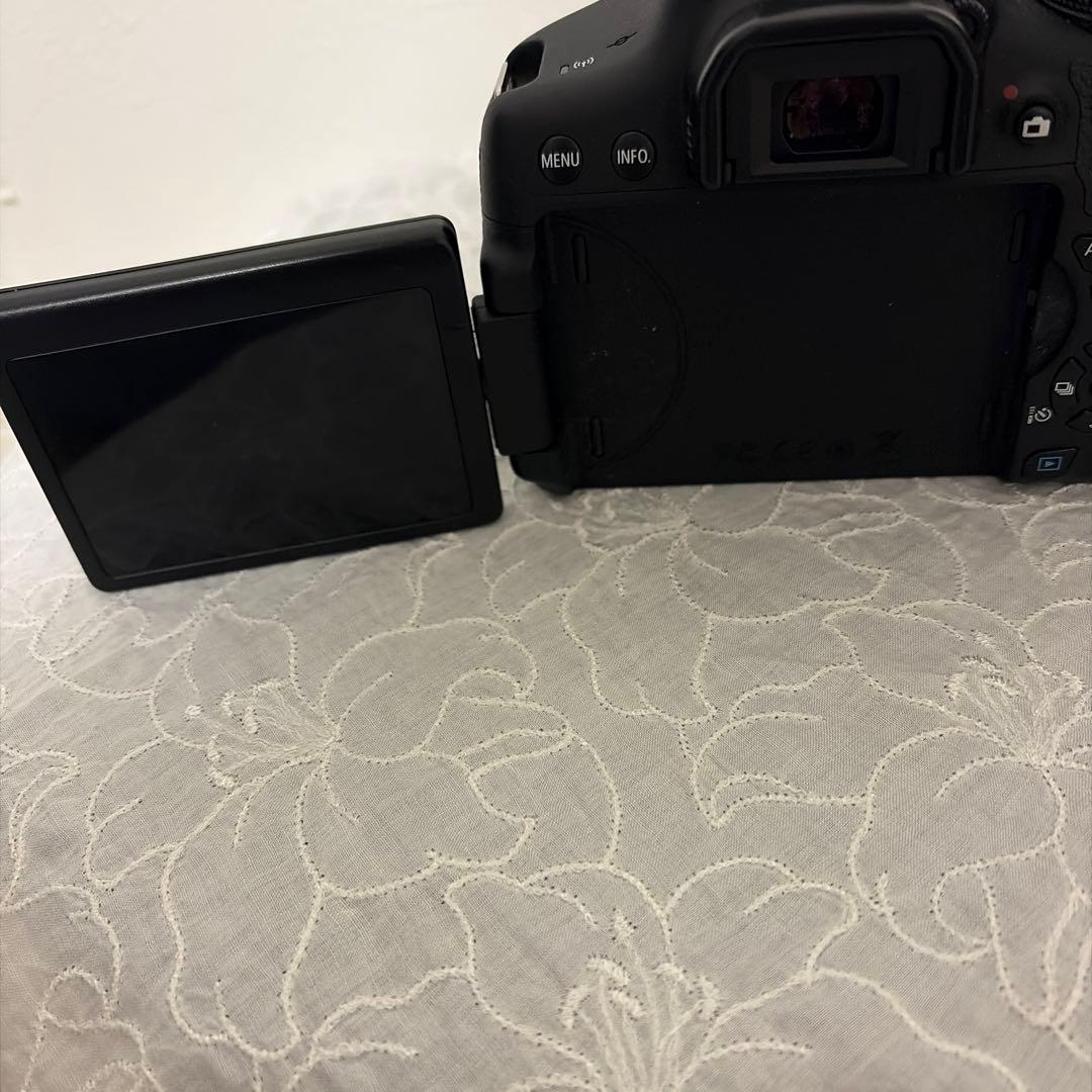 Canon EOS Kiss X8i 一眼レフカメラ 本体