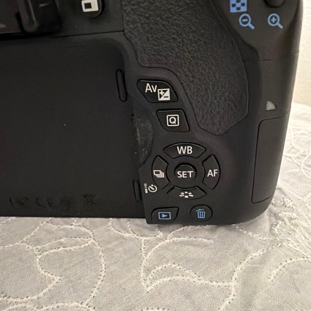 Canon EOS Kiss X8i 一眼レフカメラ 本体