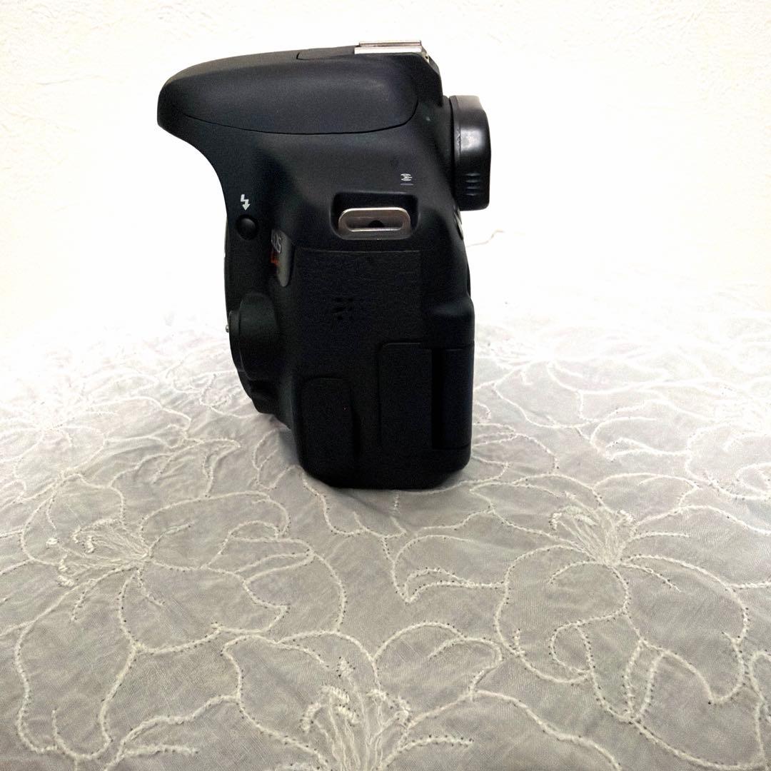 Canon EOS Kiss X8i 一眼レフカメラ 本体
