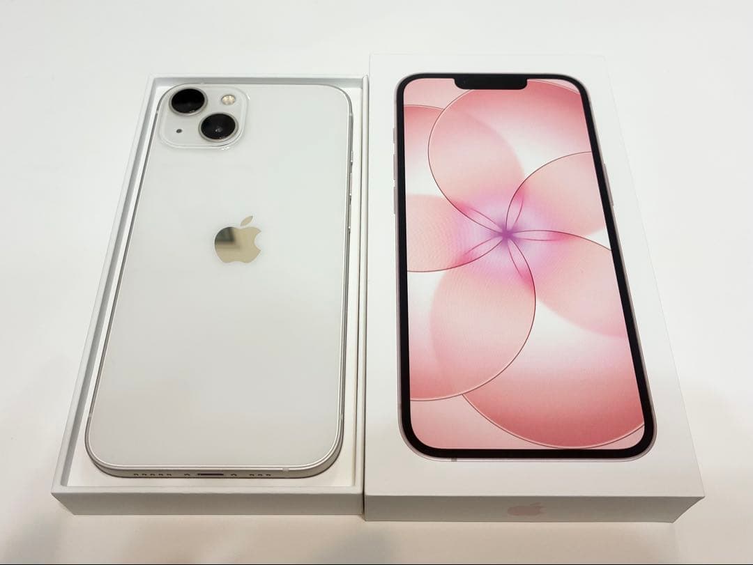 Apple iPhone13 256GB ホワイト 本体 スターライト