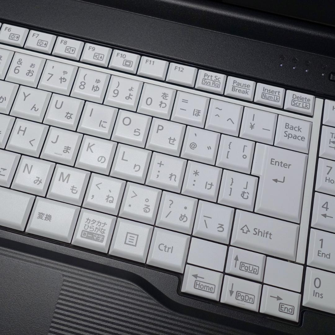 美品で６コアＣＰＵの２０２３年製✨第１２世代コアｉ３に超高速ＳＳＤ＆大容量メモリ