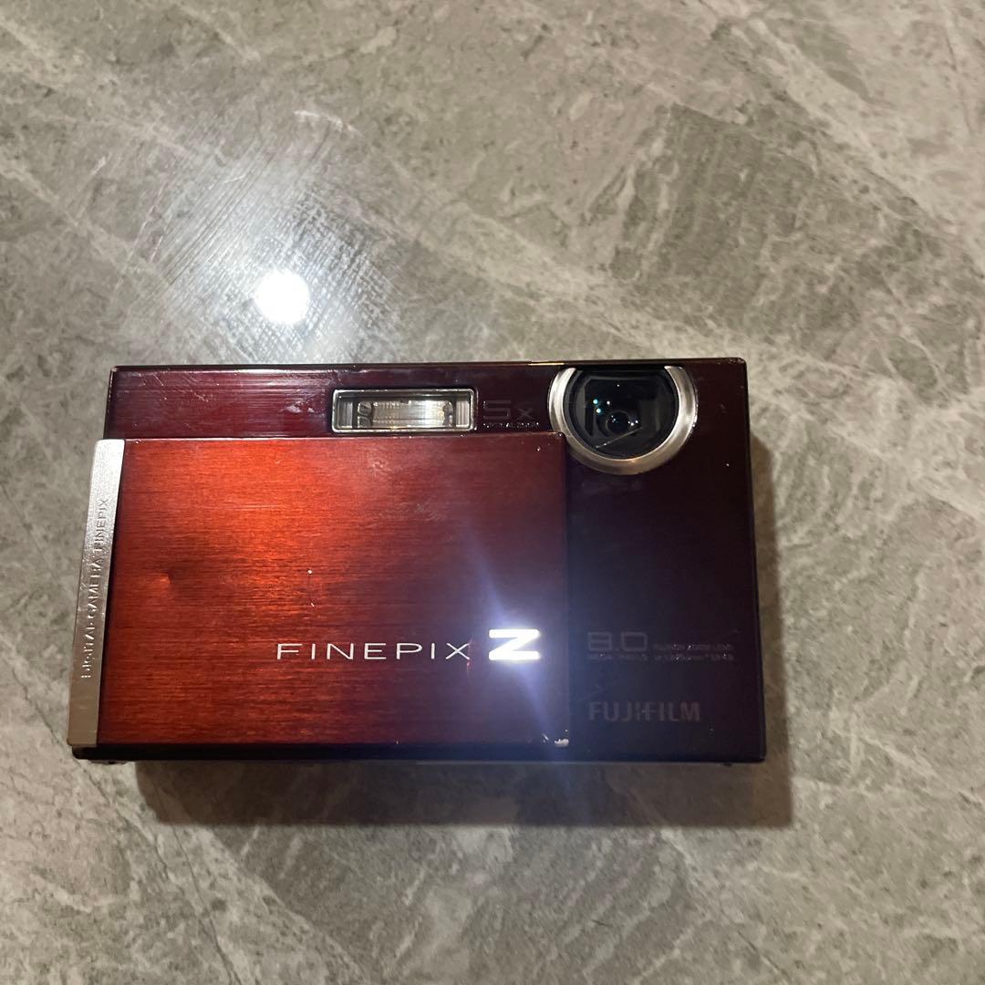 FUJIFILMのコンパクトデジタルカメラ、FinePix Z100fd