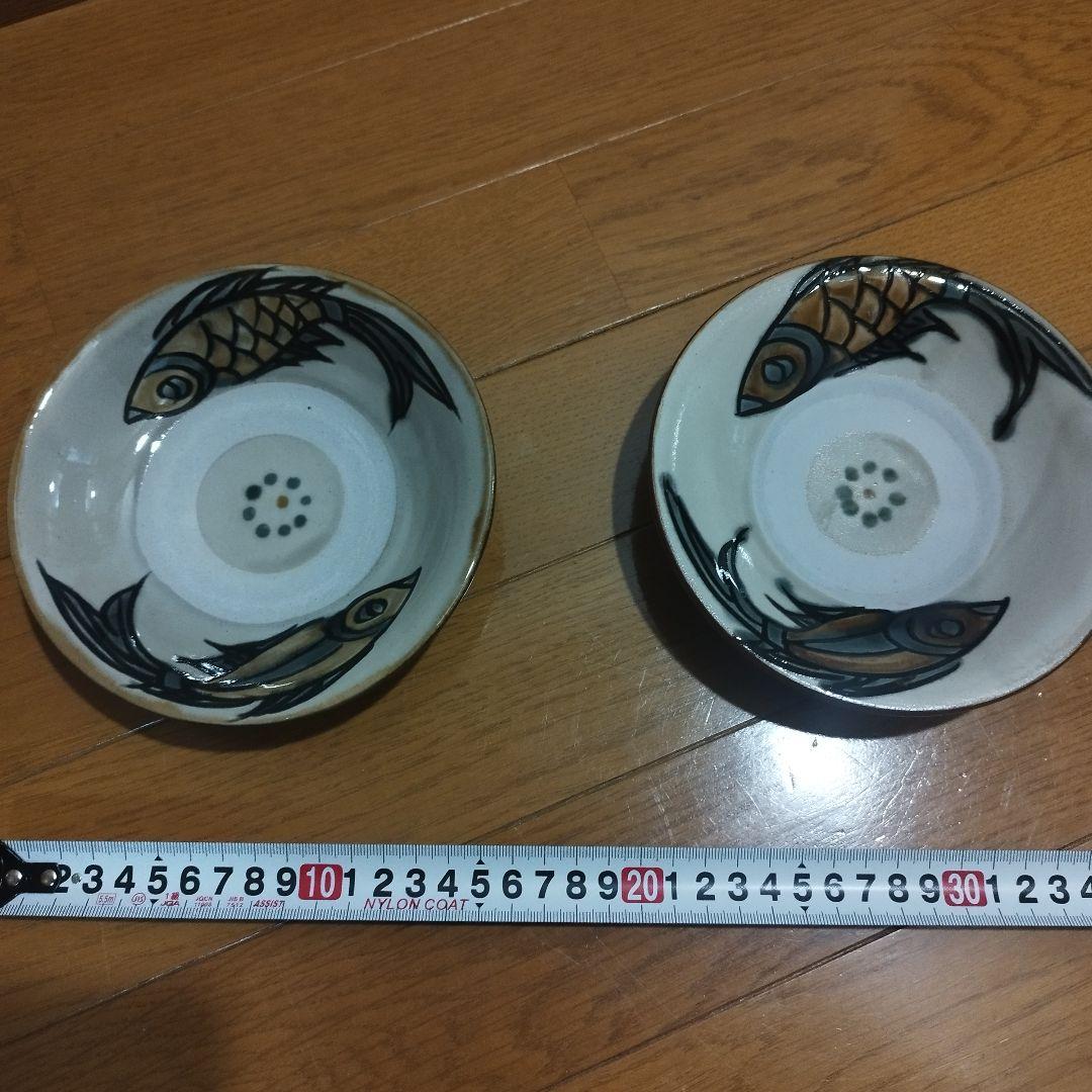女性陶芸作家　宮城須美子さんの中皿　魚紋　2枚セット！