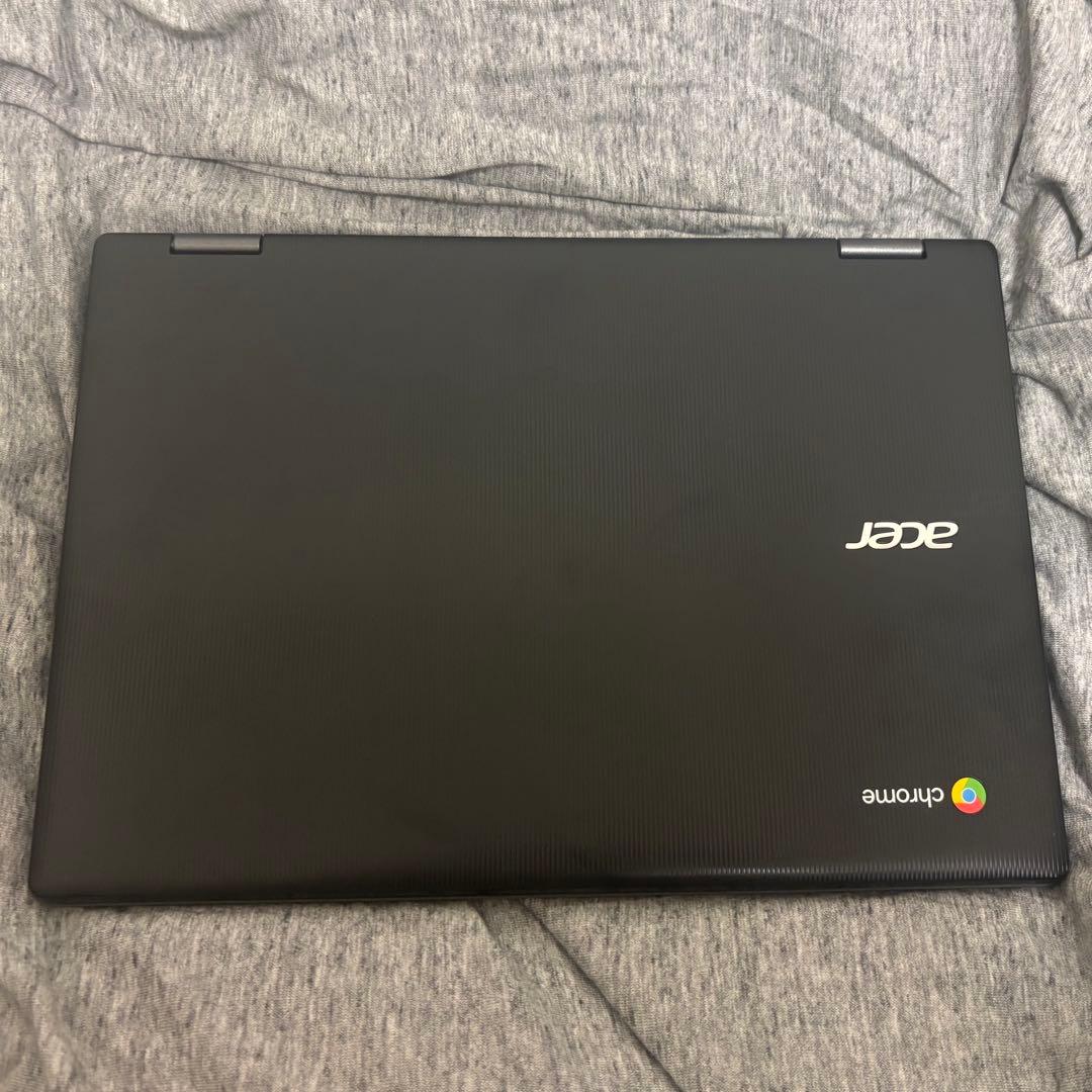 acer Chromebook本体と付属品