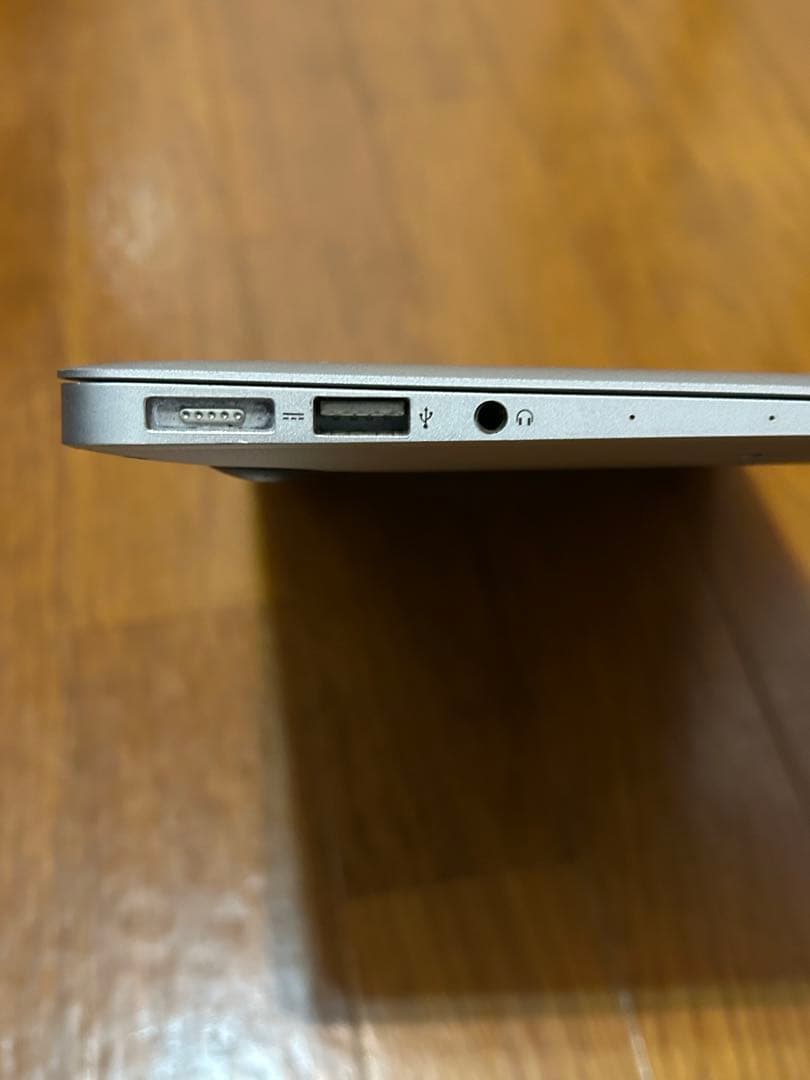 MacBook Air (11-inch, Mid 2013) 【修理歴アリ】