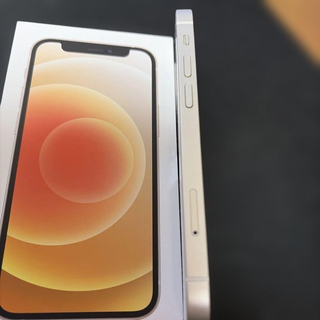 美品　ガラスフィルム　SIMフリー　iphone12 128gb ホワイト