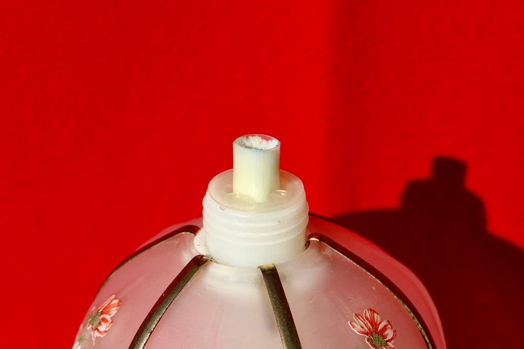 ガラスコレクション【昭和レトロ　シャンデリア型　芳香剤入れ　香水瓶】