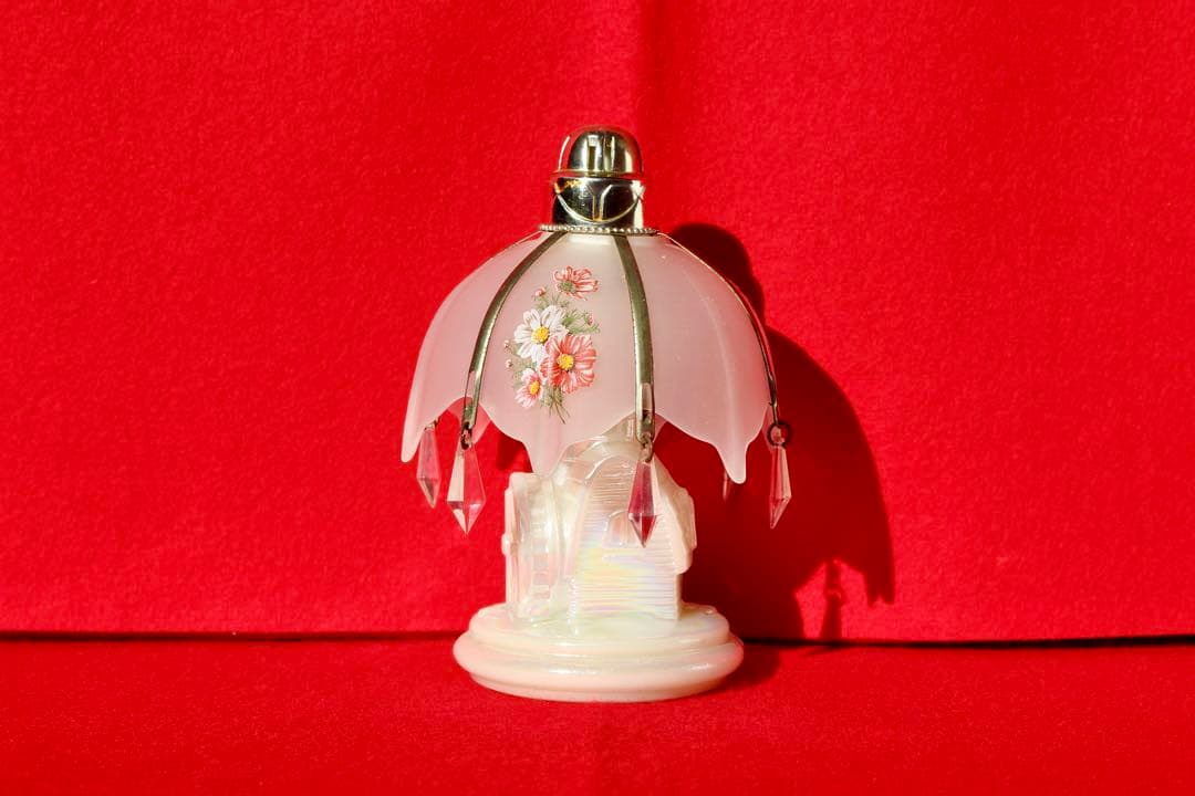 ガラスコレクション【昭和レトロ　シャンデリア型　芳香剤入れ　香水瓶】