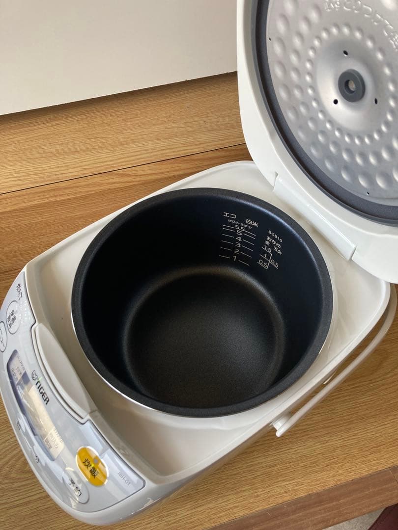炊飯器 5合 黒遠赤厚釜 マイコン 炊きたて ホワイト JBH-G101W