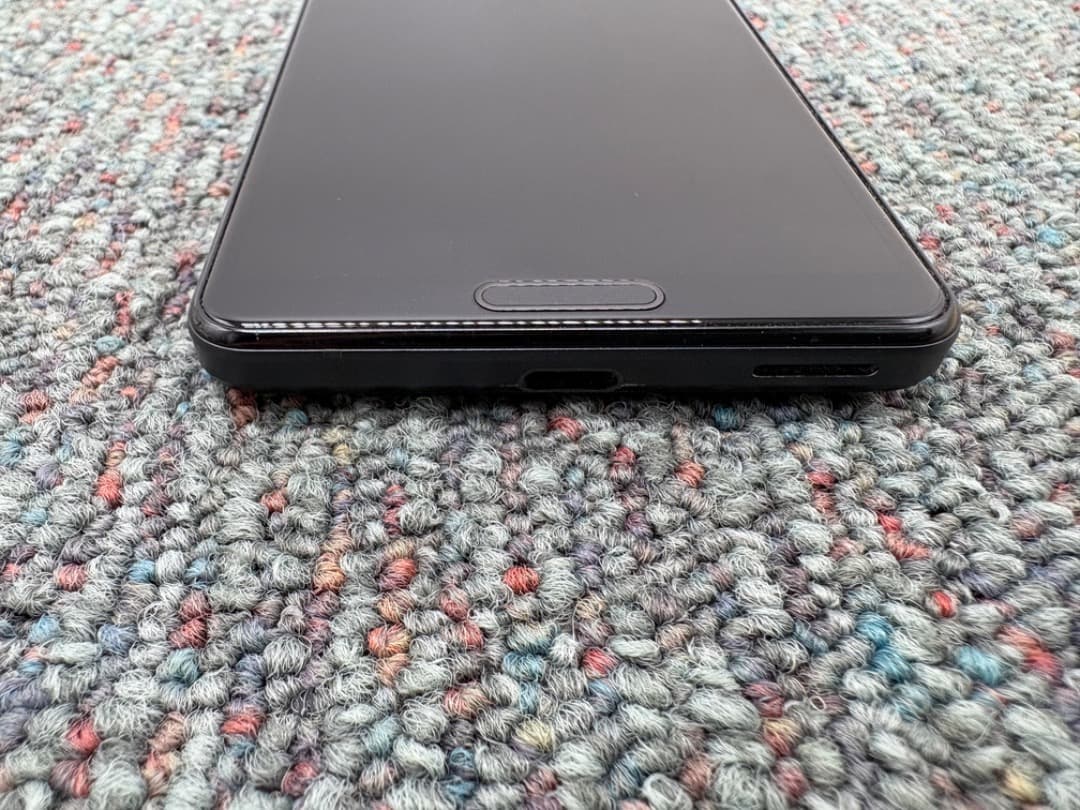 SHARP　AQUOS sense5G　SHG03　スマホ　simフリー　973