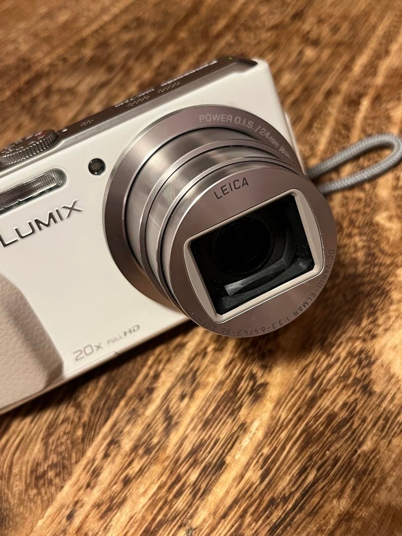 美品　Panasonic LUMIX DMC-TZ40 ホワイト