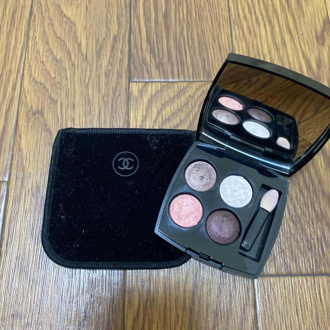 CHANEL ノベルティとアイシャドウのセット