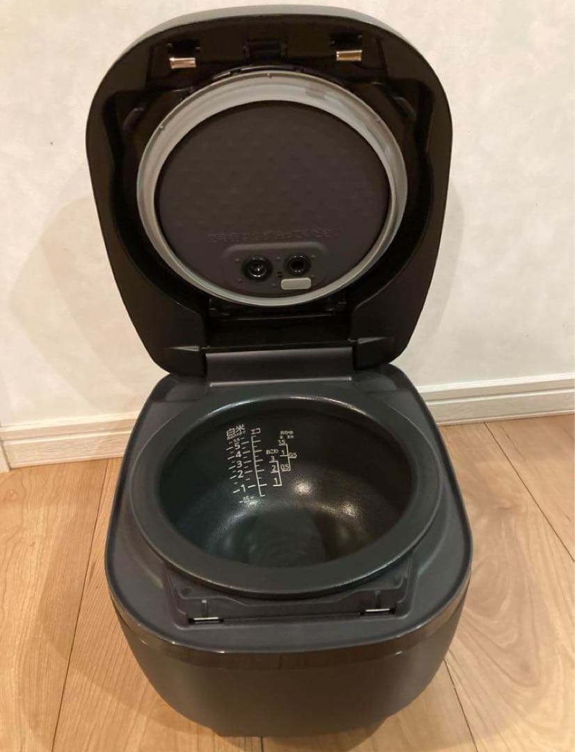 【新品未使用】タイガー 魔法瓶　炊飯器 5.5合 土鍋圧力JPH-J100KM
