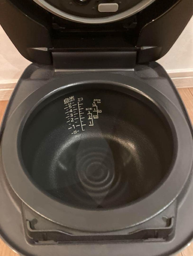 【新品未使用】タイガー 魔法瓶　炊飯器 5.5合 土鍋圧力JPH-J100KM