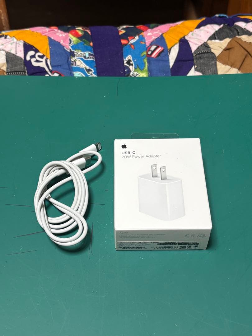 Apple iPhone 14 128GB ESRケース付き 美品