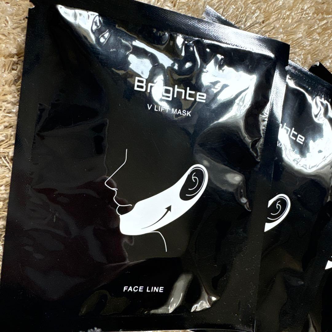【未使用に近い】Brighte 美顔器 化粧水 リフトマスク付き