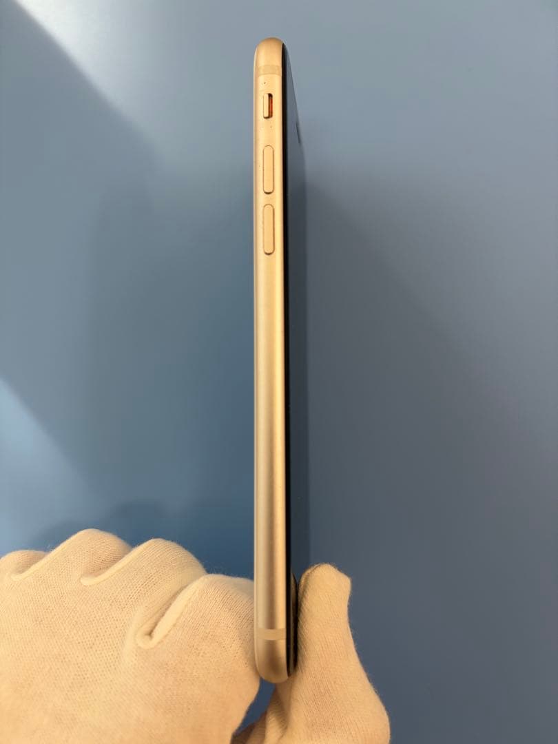 iPhone SE（第3世代）128GB スターライト