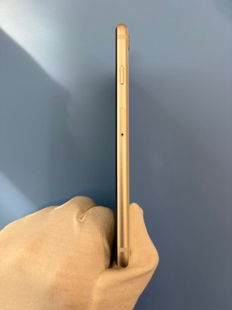 iPhone SE（第3世代）128GB スターライト