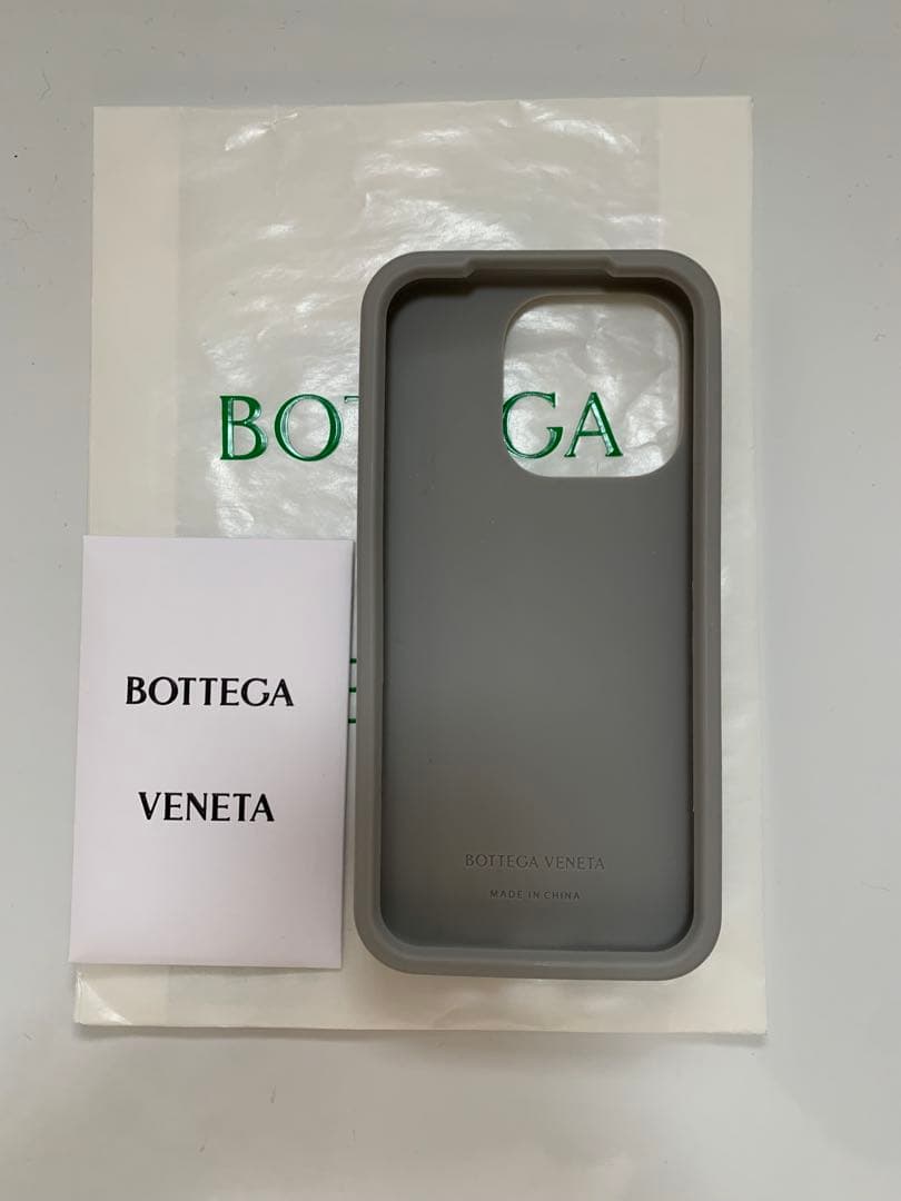 BOTTEGA VENETA iPhone15Pro用ケース グレー