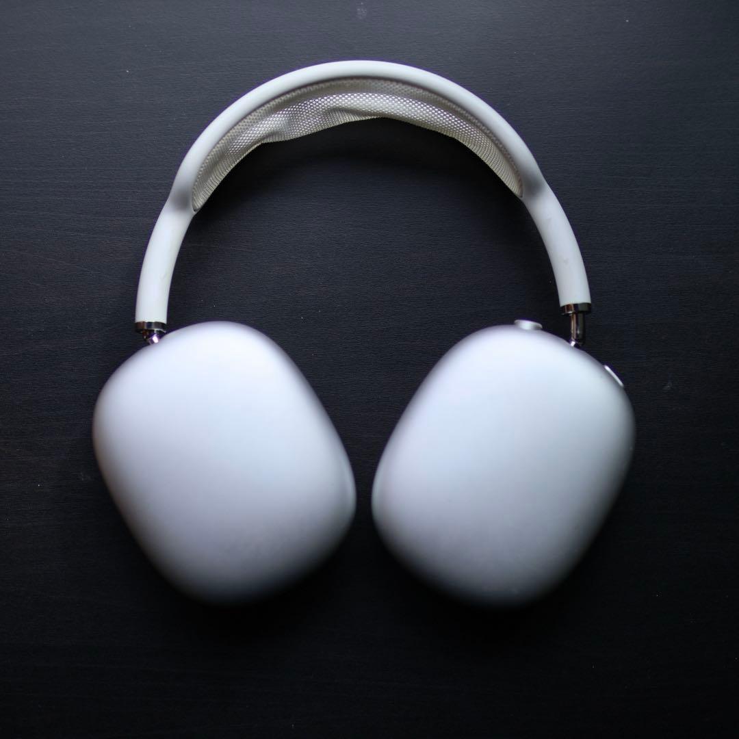 AirPods MAX シルバー　（スタンド付き）