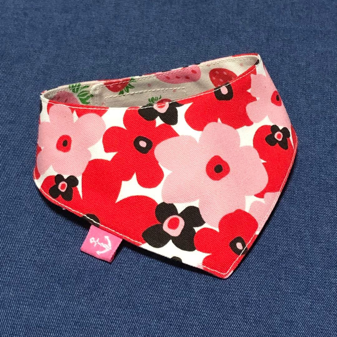 No.3261☘️ 犬猫用 バンダナ Sサイズ 花柄 ピンク ＆ レッド いちご