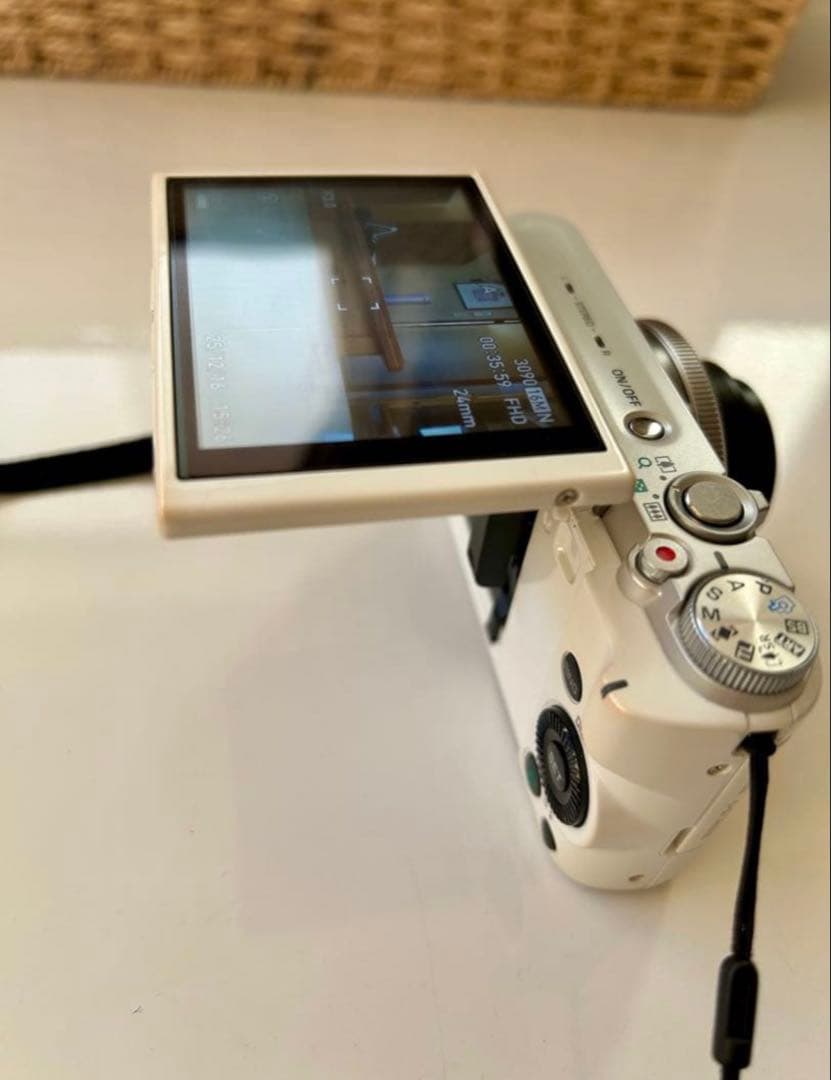 CASIO EXILIM EX-ZR1300 高機能コンパクトデジカメ訳あり