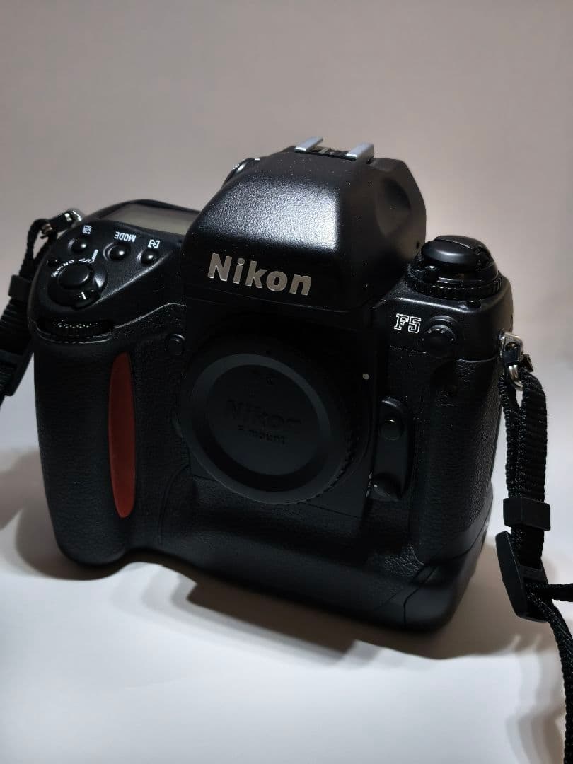 ニコン　Nikon f5 ボディ 一眼レフフィルムカメラ
