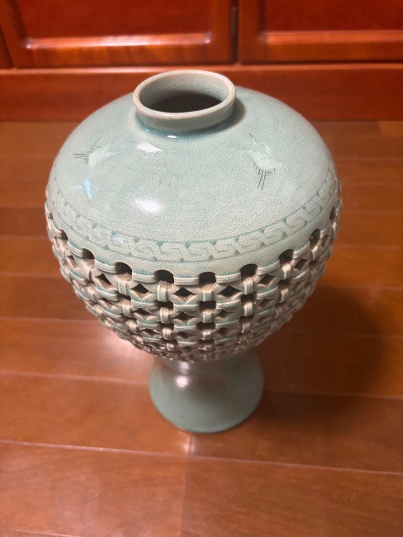 高麗青磁風 透かし彫り 花瓶 梅永 高さ31cm 大型 花器 壺 インテリア