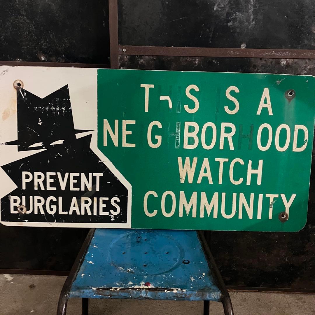 アンティーク雑貨 TISSA Neighborhood Watch Sign