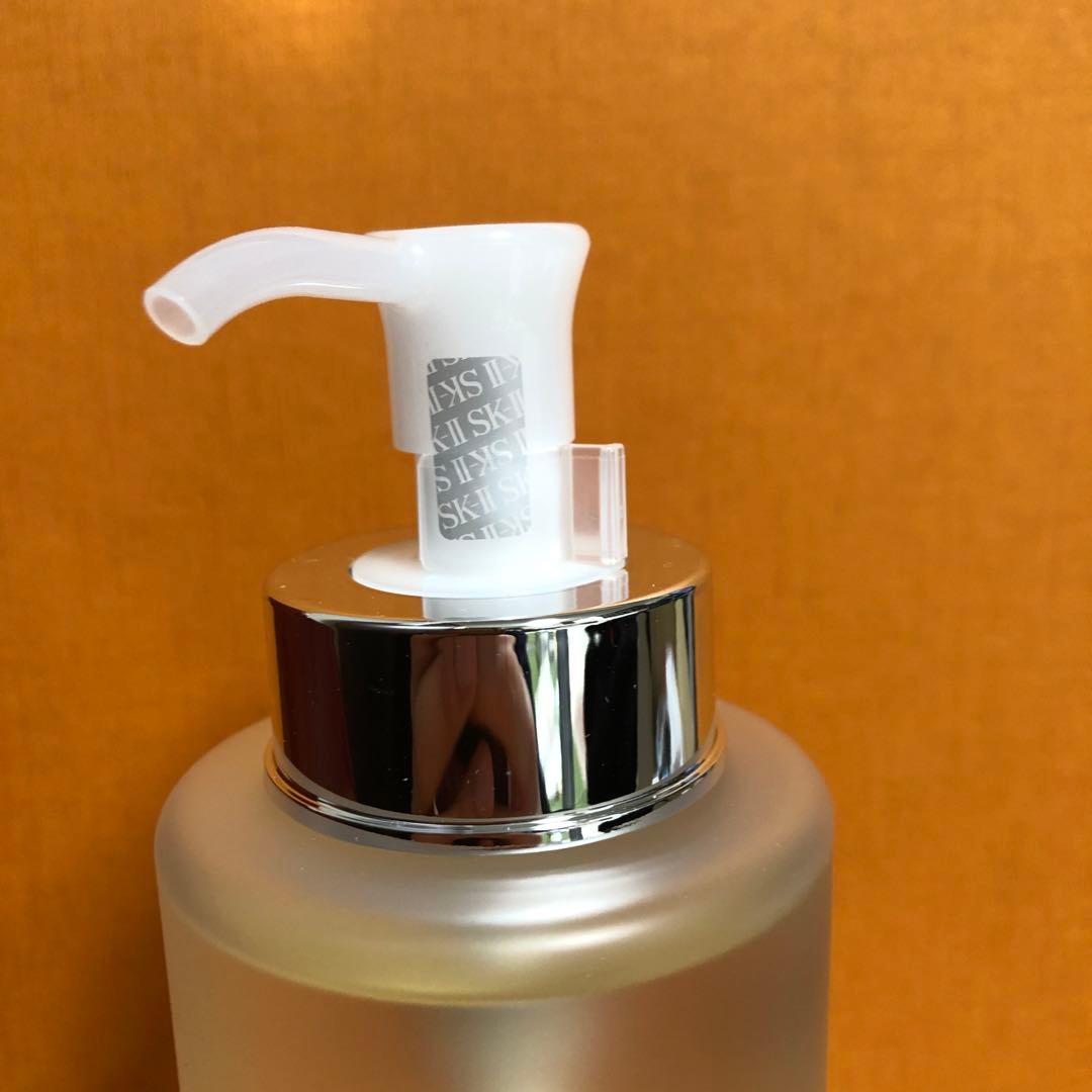 〈2025年中頃製造〉フェイシャルトリートメント エッセンス　330ml