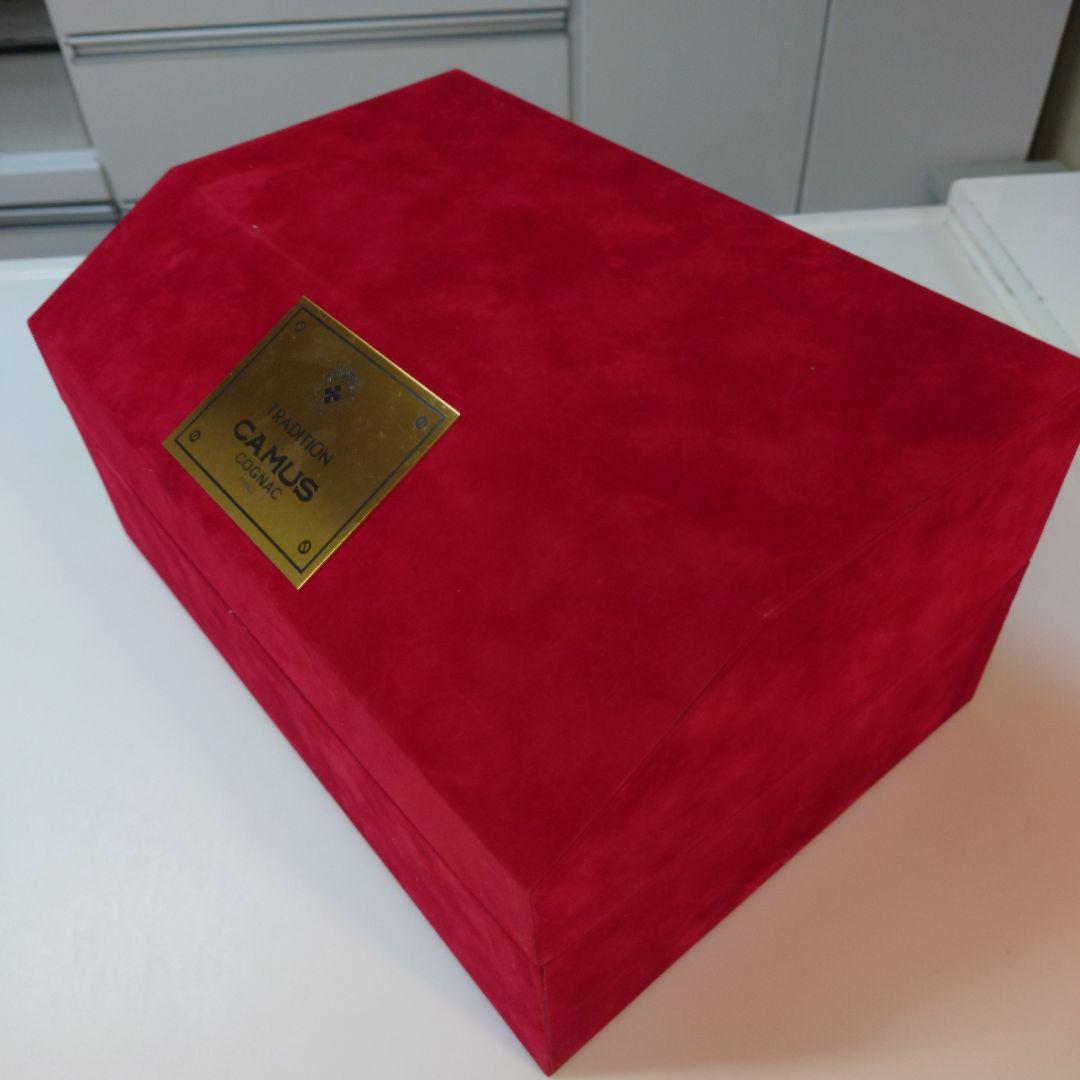 【希少、新品、未開封品】入手困難　カミュ　トラディション　ブランデー、専用箱付き