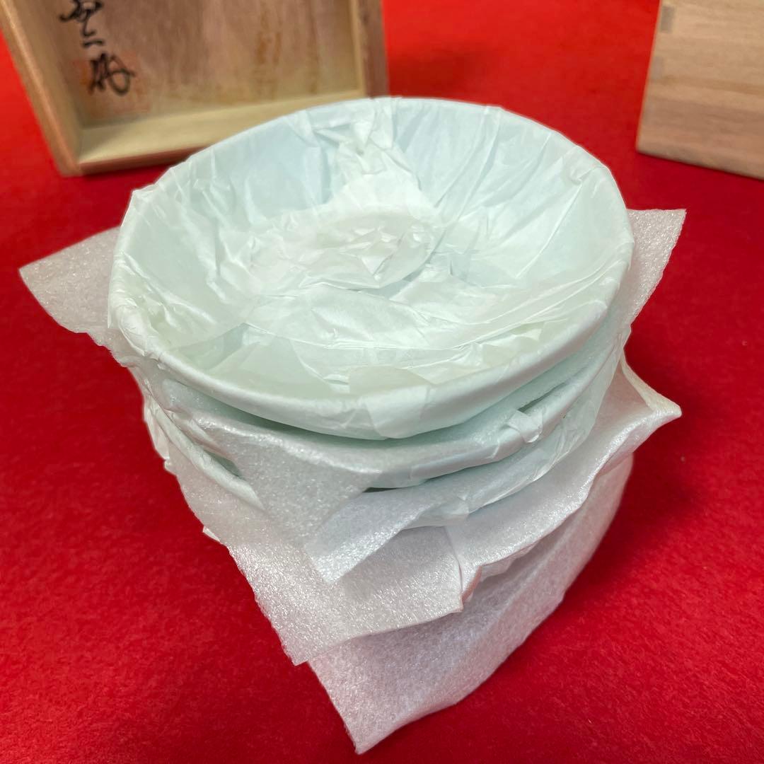 【未使用品】人間国宝 井上萬二作 白磁染蘭彫文 小皿5枚 共箱 しおり付き