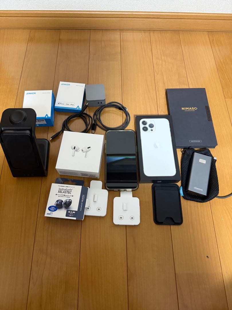 Apple iPhone 13 pro maxシルバー 本体　Airpods等付
