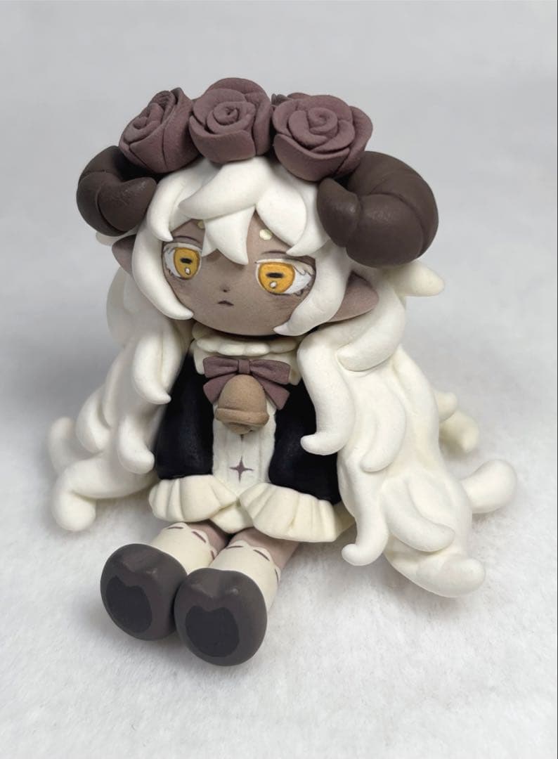 粘土フィギュア　ハンドメイド　羊　人形