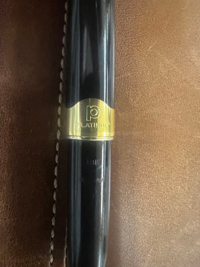 18金　PLATINUM 黒 万年筆 キャップ式