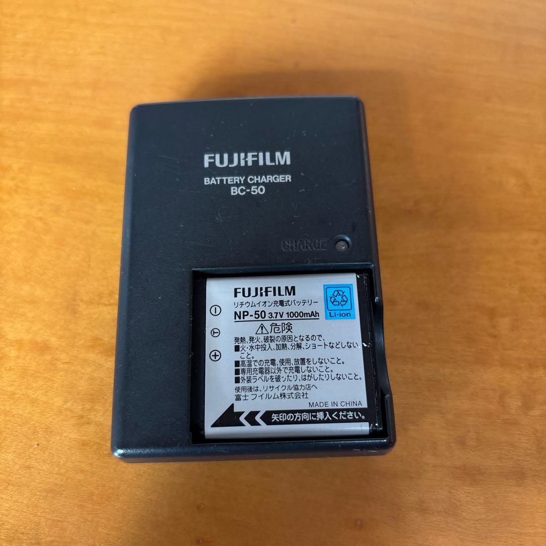 FUJIFILM FinePix F50fd 12メガピクセル デジタルカメラ