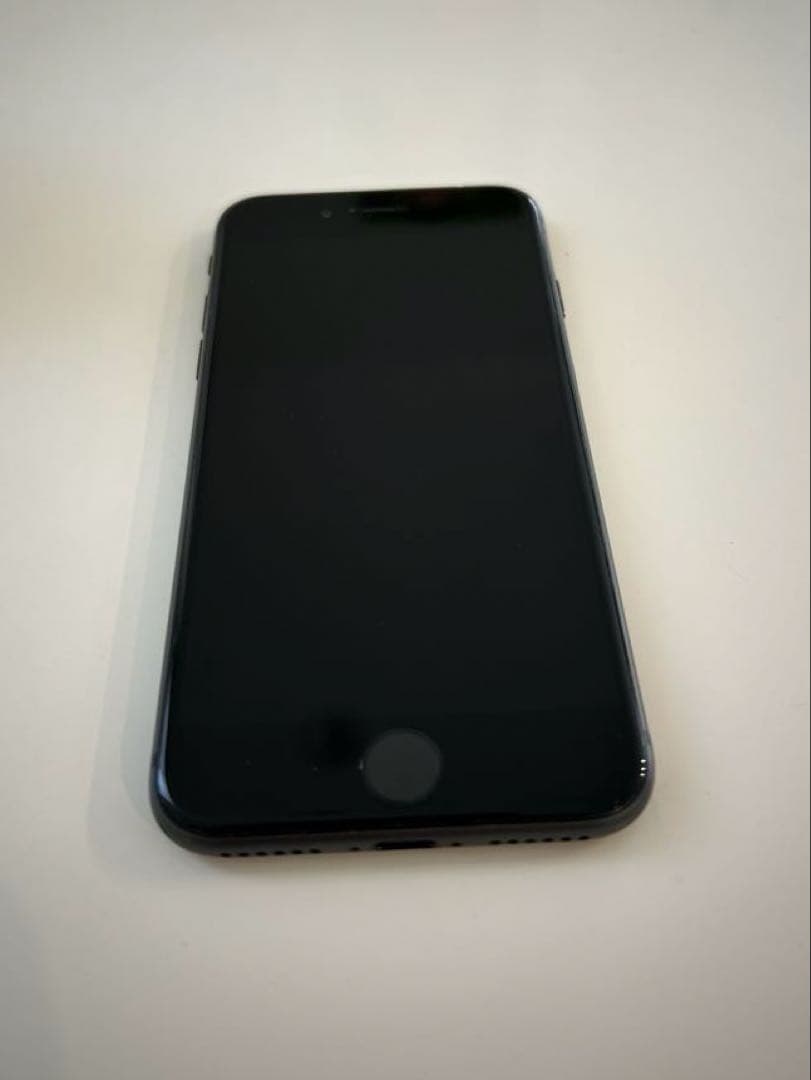 P*h様 iPhone8 64GB スペースグレー　画面割れなし　バッテリ84%