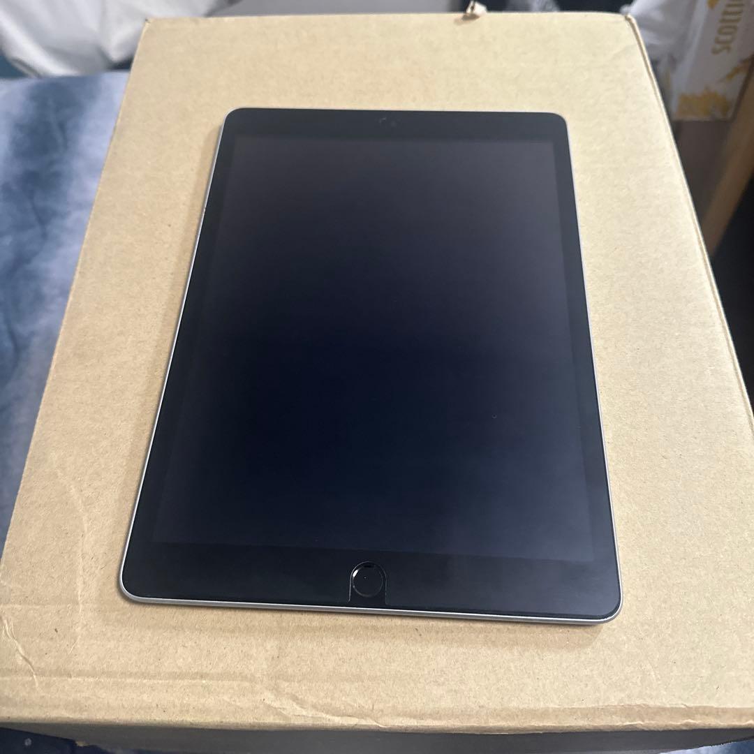 iPad 9世代 シルバー 64GB WiFiモデル 10.2インチ